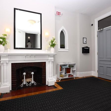 Stylish Newbury Street Studio, #11 보스톤 외부 사진
